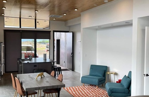 Quincy House | RATTLESNAKE RETREAT, 2 BDRM, IN THE WINERY