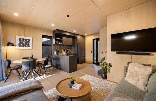 Frankton House | Raua Villa Queenstown