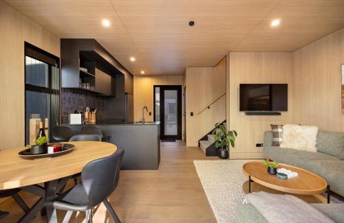 Frankton House | Raua Villa Queenstown