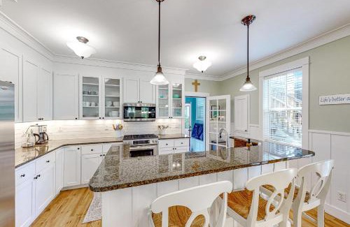 Nelscott House | Raven's Hideaway