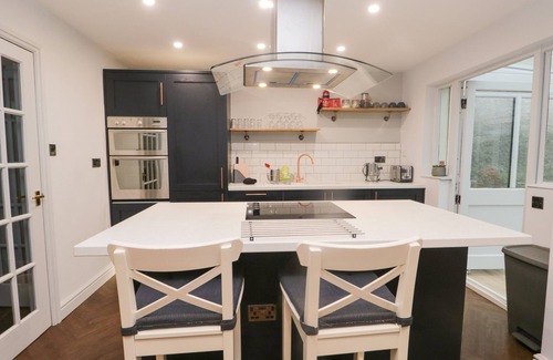 Ravenglass Cottage | RAVENGLASS RETREAT, pet friendly, with a garden in Holmrook