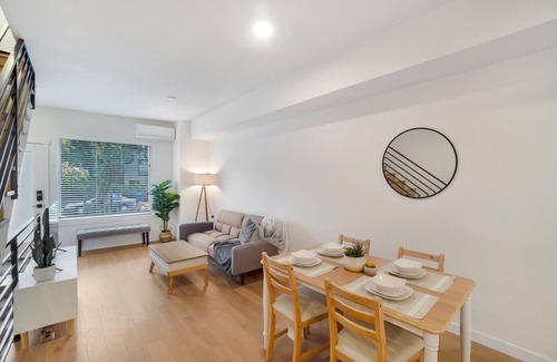 University District House | Ravenna City Charm: Rooftop + Close to UW