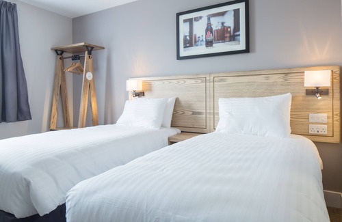 Motherwell Hotel | Raven’s Cliff, Motherwell by Marston's Inns