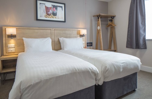 Motherwell Hotel | Raven’s Cliff, Motherwell by Marston's Inns