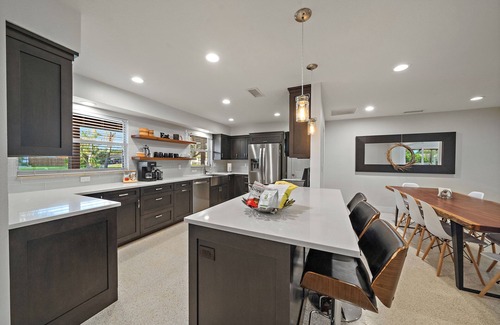 Sarasota House | Raya House | Private Heated Pool + Outdoor Shower