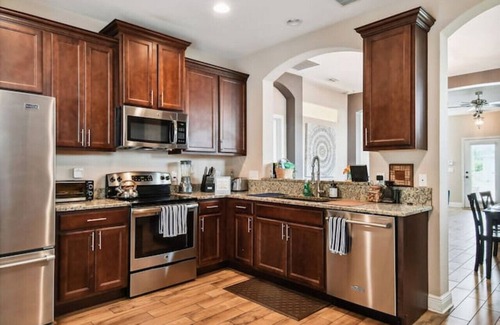 Carver City - Lincoln Gardens House | Raymond James Stadium Hot Tub Home