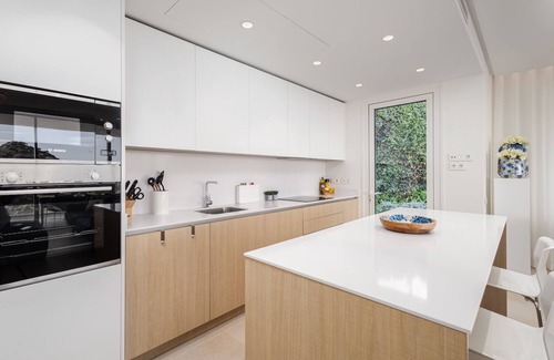 Ojen Apartment | RDR304 - Stunning 2 bedroom Palo Alto, pool, gym + more!