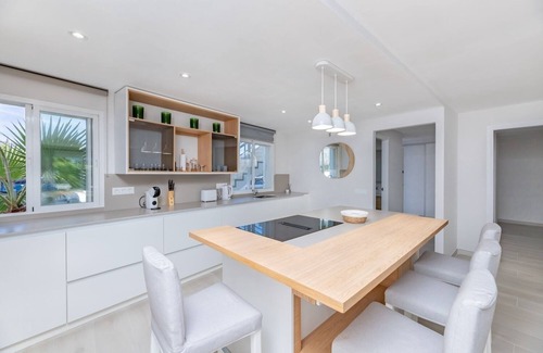 New Golden Mile Apartment | RDR358 - Amazing 4 bed beachfront Dominion Beach