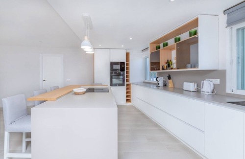 New Golden Mile Apartment | RDR358 - Amazing 4 bed beachfront Dominion Beach