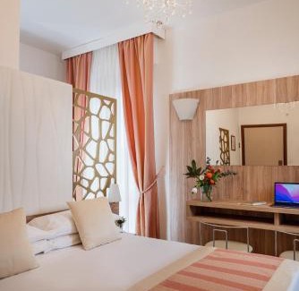 Historic Center Hotel | Re Enzo