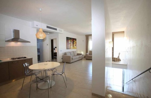 Ostuni House | Rea C504. Pool, massages, restaurant, cocktail bar. For families, beach at 7km.
