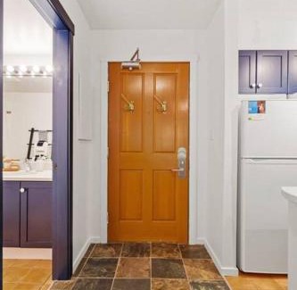 East Kootenay Apartment | Reach Your Peak, Ski In, Ski Out, Pool, Hot Tub