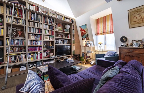 Auteuil Apartment | Reader's Retreat, by Veeve