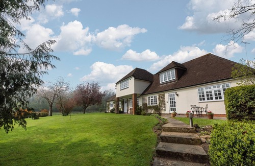 Abbess Roding House | Readers Retreat - One Bedroom House, Sleeps 2