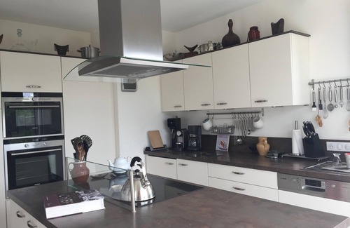 Saint-Malo House | Recent house 300 m from the beach, large landscaped enclosed garden. Small sea view!