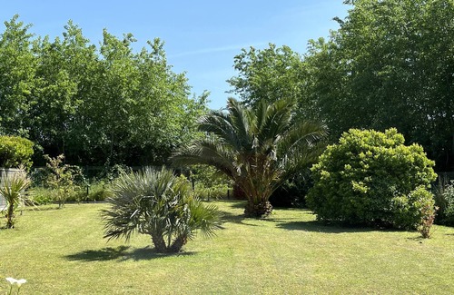 Saint-Malo House | Recent house 300 m from the beach, large landscaped enclosed garden. Small sea view!