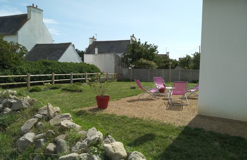 Poulgoazec House | Recent house 600 meters from the beaches, independent in quiet area.