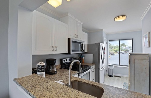 Oceanmarsh Subdivision Condo | Recent upgrades, King bed & two Ocean front decks!
