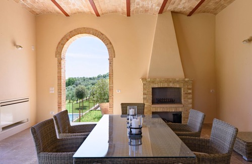 San Giovanni d'Asso Villa | Recently restored Villa in Tuscany, sleeps 12, sw.pool, big garden, olive grove.