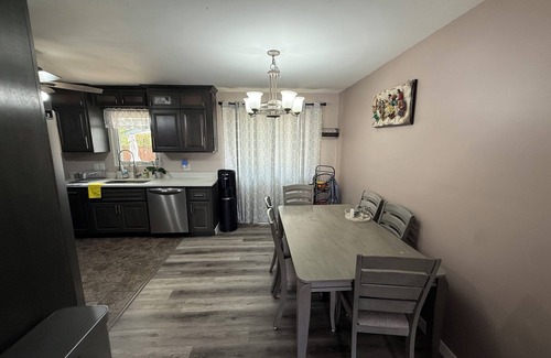 South Bend House | Recently remodeled 3-bedroom house in peaceful South Bend walking distance to ND