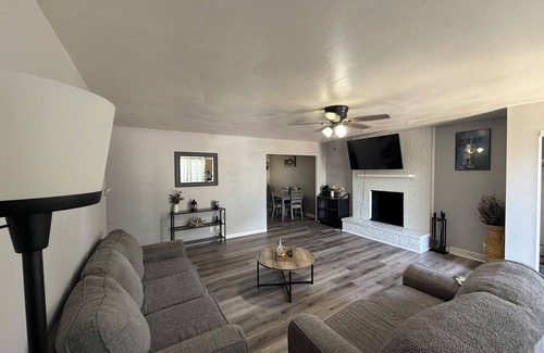 South Bend House | Recently remodeled 3-bedroom house in peaceful South Bend walking distance to ND