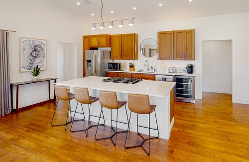 Gunnison House | Recently remodeled home with fireplaces, patio, washer/dryer, streaming, WiFi