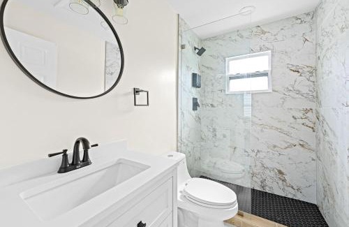 Briny Breezes Apartment | Recently Remodeled Mins from beach+Putting Green
