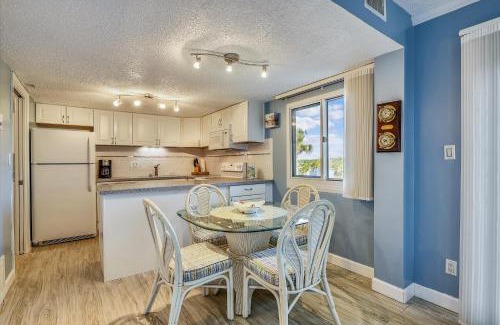 Sunnyside Apartment | Recently renovated 2Bd, Sleeps 6 Pinnacle Port, with Boat Ramp condo
