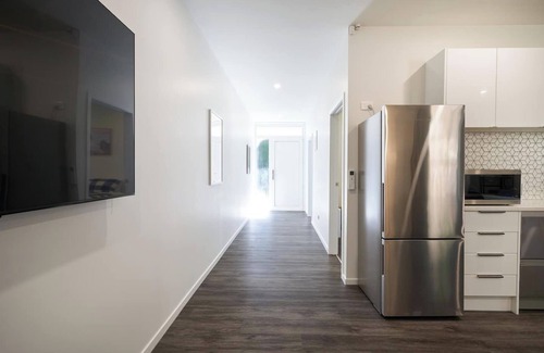 Dunedin City Centre Apartment | Recently Renovated Central Apartment