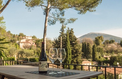 Le Rouret House | Recently renovated ! Luxury Villa Rental in the South of France for 10