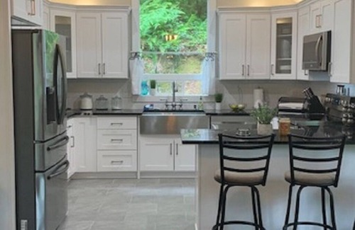 Hoodsport House | Recently Renovated Spacious Lake House Pet Friendly w/5 Kayaks & 1 paddleboard