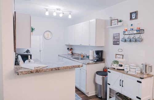 Gainesville Condo | Recently updated! Walk to hospitals, minutes from UF!
