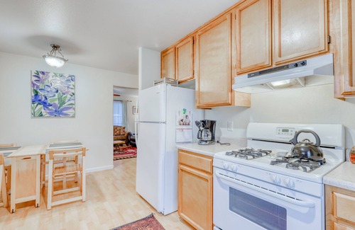 Greenside Park House | Recently-upgraded, beautiful townhome - close to the business district