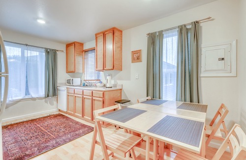 Greenside Park House | Recently-upgraded, beautiful townhome - close to the business district