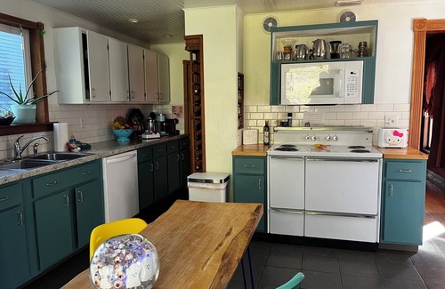 Earlville House | Recharge in a cozy, colorful Victorian home in the Village of Earlville, NY.