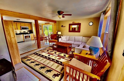 Franklin House | Reconnect lakeside private waterfront & mainhouse. 45 mins drive to AcadiaNP!