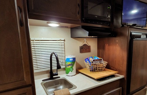 Bay Lake RV Rental | Reconnect with nature *FT WILDERNESS PURCHASED SEPARATELY *