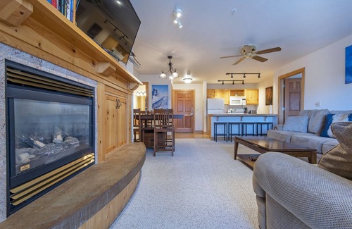 Driggs Condo | Recreation Headquarters! National Parks! Hot Tubs & Gym! On Teton Creek! Clean!