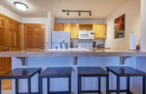 Driggs Condo | Recreation Headquarters! National Parks! Hot Tubs & Gym! On Teton Creek! Clean!