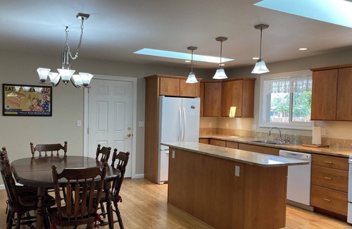 Winthrop House | Recreation Retreat - 3BR/2BA Walk to town, trails, rink, pizza, theater, river!