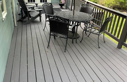 Gray House | Rector House (Hot Tub, Pet Friendly 🐾)