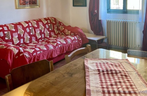 Calenzano House | "RED" APARTMENT