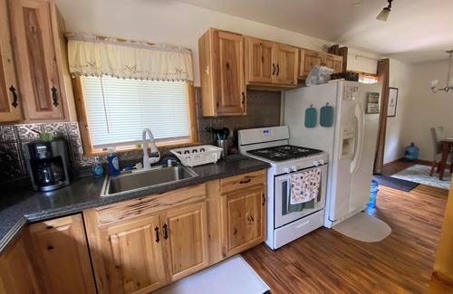 Houghton Lake House | Red Barn Acres 2 bedroom barn on almost 3 acres with WiFi, AC in Houghton Lake!