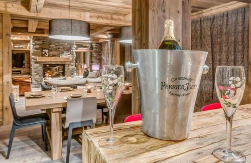 Val-d'Isere Apartment | Red Berries Apartment Situated in the Crown of Val D'Lsere