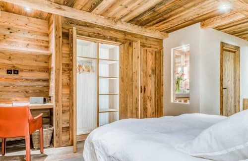 Val-d'Isere Apartment | Red Berries Apartment Situated in the Crown of Val D'Lsere