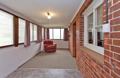 Albury House | Red Brick Beauty - Central Cottage