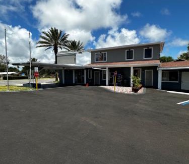 South Daytona Hotel | Red Carpet Inn Daytona Beach