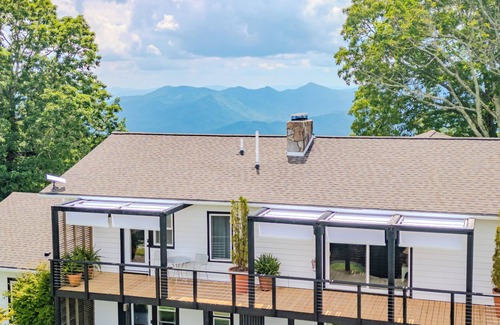 Scaly Mountain Cabin | Red Cedar Cabin | Mt view | Fireplace | Hot tub