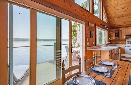 Sidney House | Red Cedar Haven Lakefront Dock Kayaks