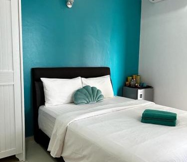 Air Hangat House | Red Coral Cottage